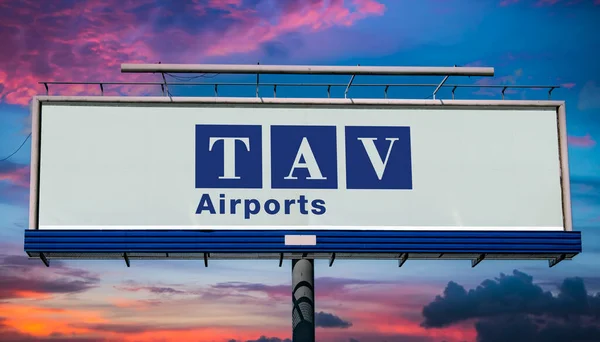 Poznan Pol Května 2022 Reklamní Billboard Logem Tav Airports Holding — Stock fotografie