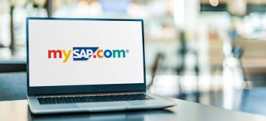 POZNAN, POL - NOV 12, 2020: MySAP.com 'un logosu, iş süreçlerini tamamlamak için gereken tüm kaynak, bilgi ve faaliyetleri koordine etmek üzere tasarlanmış bir bilgi sistemi