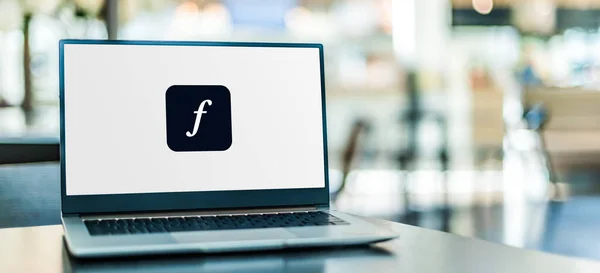 Poznan Pol November 2020 Laptop Mit Logo Von Adobe Fonts — Stockfoto