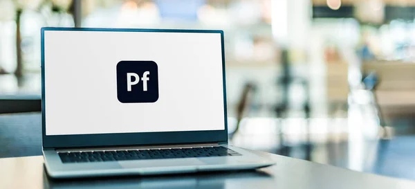 Poznan Pol Nov 2020 Komputer Przenośny Logo Adobe Portfolio — Zdjęcie stockowe