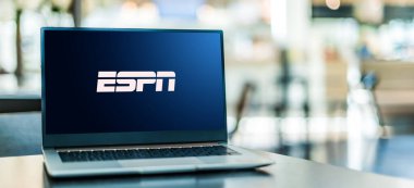 POZNAN, POL - 6 Ocak 2021: The Walt Disney Company ve Hearst Communications 'ın ortaklaşa sahibi olduğu ESPN' in kablo spor kanalı ESPN 'in logosu dizüstü bilgisayarda sergileniyor