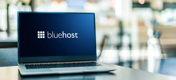 Poznan Pol Jan 2021 Computador Portátil Com Logotipo Bluehost Uma — Fotografia de Stock