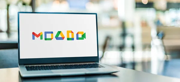 Poznan Pol Jan 2021 Laptop Komputer Wyświetlający Ikony Google Tym — Zdjęcie stockowe