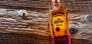 POZNAN, POL - 13 APR 2022: Dünyadaki en çok satan tekila markası olan Jose Cuervo 'nun dünya çapında% 35.1' lik pazar payı