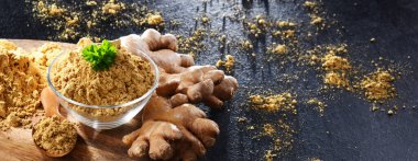 Zemin zencefilli bir kase ve taze rhizomu.