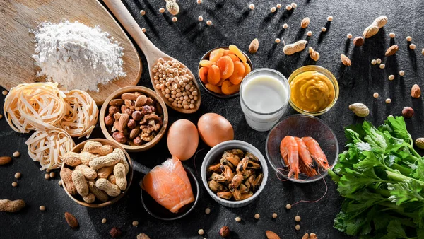 Yumurta, süt, soya, fındık, balık, deniz ürünleri, buğday unu, hardal, kurutulmuş kayısı ve kereviz de dahil olmak üzere genel gıda alerjisi olan bileşim.