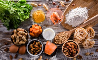 Yumurta, süt, soya, fındık, balık, deniz ürünleri, buğday unu, hardal, kurutulmuş kayısı ve kereviz de dahil olmak üzere genel gıda alerjisi olan bileşim.