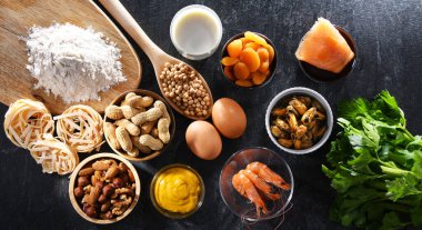 Yumurta, süt, soya, fındık, balık, deniz ürünleri, buğday unu, hardal, kurutulmuş kayısı ve kereviz de dahil olmak üzere genel gıda alerjisi olan bileşim.