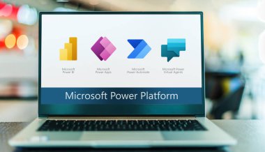 POZNAN, POL - 24 Mayıs 2022: Microsoft Power Platform aile ürünlerinin simgelerini gösteren dizüstü bilgisayar