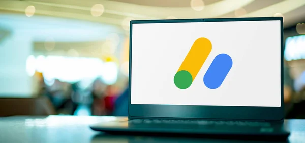 Poznan Pol Jun 2022 Laptop Mit Logo Von Google Adsense — Stockfoto