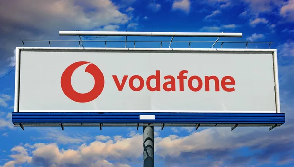 Poznan Pol Maj 2022 Reklamy Billboardzie Logo Vodafone Group Brytyjskiej — Zdjęcie stockowe