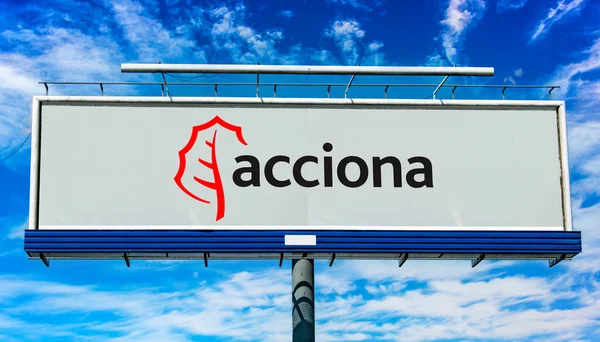 Poznan Pol Maj 2022 Reklama Billboard Logo Acciona Hiszpańskiego Koncernu — Zdjęcie stockowe