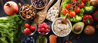 Kolesterol gıda ürünlerini düşürüyor. Yüksek yoğunluklu lipoprotein diyet seviyeleri artıyor.
