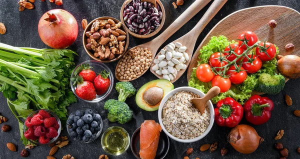 Kolesterol gıda ürünlerini düşürüyor. Yüksek yoğunluklu lipoprotein diyet seviyeleri artıyor.