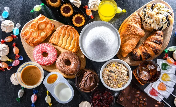 Levensmiddelen Die Een Aanzienlijke Hoeveelheid Suiker Bevatten Zuivelproducten — Stockfoto