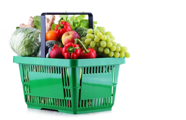 Fruits Légumes Biologiques Frais Dans Panier Plastique Isolé Sur Blanc — Photo