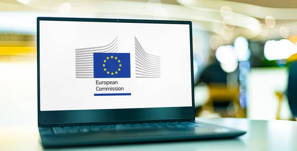 Poznan Pol Jul 2022 Laptop Computer Displaying Logo European Commission — Stockfoto