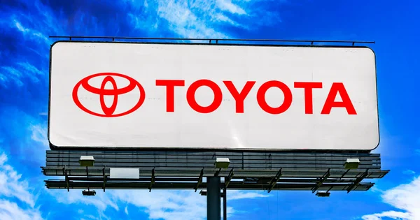 Poznan Pol Jul 2022 Advertisement Billboard Displaying Logo Toyota Multinational — Stock Photo, Image