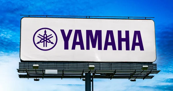 Poznan Pol Jul 2022 Advertisement Billboard Displaying Logo Yamaha Corporation —  Fotos de Stock