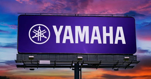 Poznan Pol Jul 2022 Advertisement Billboard Displaying Logo Yamaha Corporation — Zdjęcie stockowe