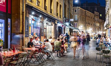 METZ, FRANCE - AUG 5, 2022: Restaurants in the Old Town of Metz in the night