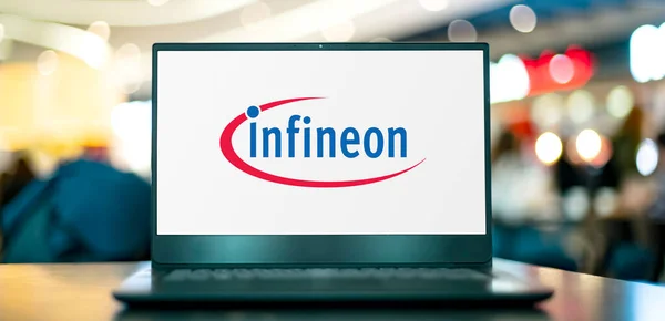 Poznan Pol Aug 2022 Laptop Computer Displaying Logo Infineon Technologies — Stock fotografie