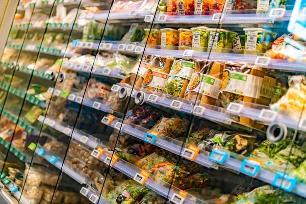 Антверп Бельгия Ауг 2022 Продукты Питания Отображаются Коммерческом Холодильнике — стоковое фото