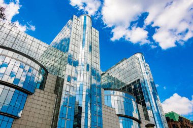 BRÜKSEL, BELGIUM - 20 AUG 2022: Espace Leopold, Brüksel, Belçika 'daki Avrupa Parlamentosu binaları