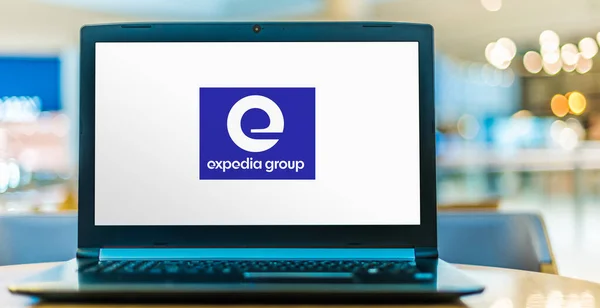 Poznan Pol Aug 2020 Bärbar Dator Med Logotyp För Expedia — Stockfoto
