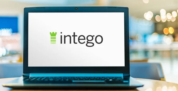 Poznan Pol Sep 2020 Laptop Комп Ютер Відображення Логотипу Intego — стокове фото