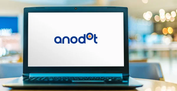 Poznan Pol Nov 2020 Комп Ютер Laptop Відображає Логотип Anodot — стокове фото