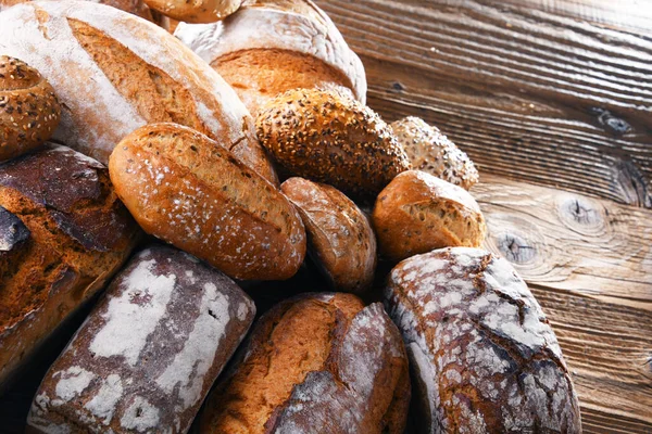 Samenstelling Met Diverse Bakkerijproducten Houten Tafel — Stockfoto