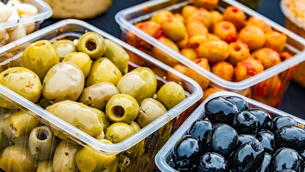 Olive Scatole Plastica Messe Vendita Nel Negozio — Foto Stock