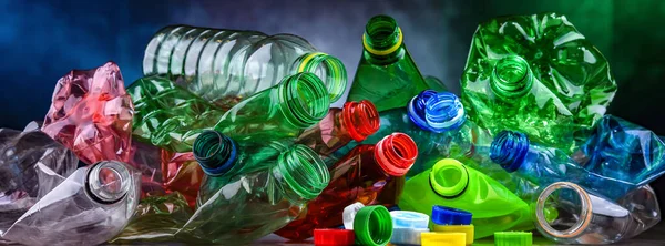 Garrafas Bebida Coloridas Vazias Resíduos Plástico Reciclável — Fotografia de Stock