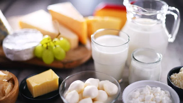 Różne Przetwory Mleczne Tym Ser Mleko Jogurt — Zdjęcie stockowe