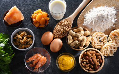 Yumurta, süt, soya, fındık, balık, deniz ürünleri, buğday unu, hardal, kurutulmuş kayısı ve kereviz de dahil olmak üzere genel gıda alerjisi olan bileşim.