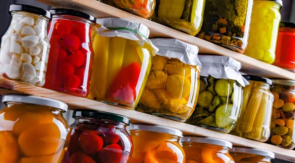 Frascos Com Variedade Legumes Frutas Marinadas Alimentos Conservados — Fotografia de Stock
