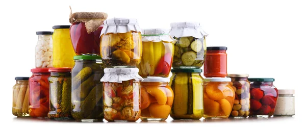 有各种腌制蔬菜和水果的罐子 保藏食品 — 图库照片