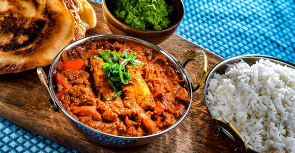 Butter Chicken Rice Naan Flatbread Served Original Indian Karahi Pots — Stock Photo, Image