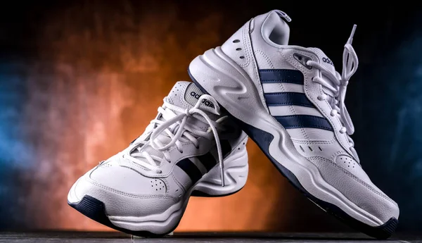 Познан Пол Окт 2022 Пара Спортивной Обуви Adidas Бренда Крупнейшего — стоковое фото