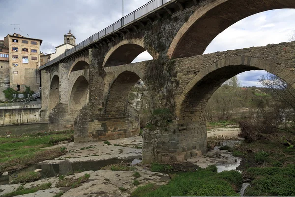 Puente romano en Roda de Ter — Foto de Stock