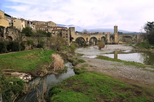 Besalu España, un pueblo catalán —  Fotos de Stock