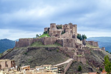 Cardona Kalesi olan ünlü bir ortaçağ kalesi, İspanya.