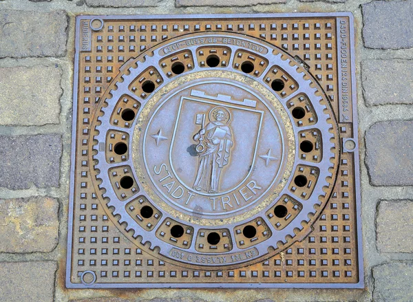 Manhole cover emblem of Trier — Stock Photo, Image