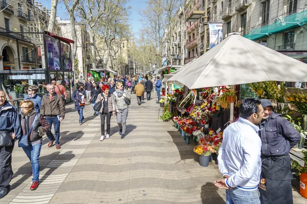 街道，在巴塞罗那的 la rambla 大道 — 图库照片