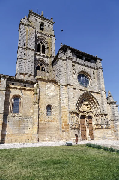 Iglesia de サンタ マリア ラ実際、sasamon、スペイン — ストック写真