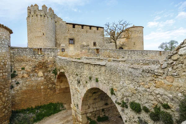 Hrad v almenar vesnici, soria — Stock fotografie