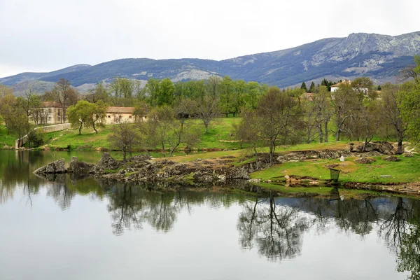 Ponton Reservoir der Fluss Eresma in Segovia — Stockfoto
