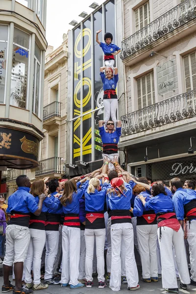 Castellers en fira arrop Badalona — Foto de Stock
