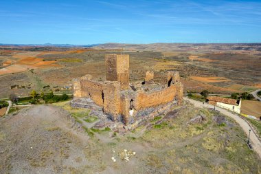 Trasmoz Kalesi, 13. yüzyıl ortaçağ kalesi, Tarazona bölgesi, Zaragoza bölgesi, İspanya. Arka görünüm